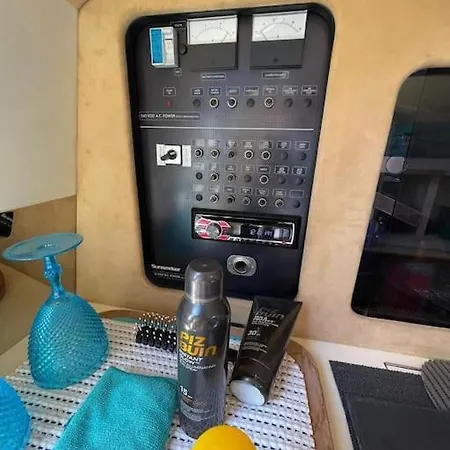 Hotel na wodzie Adamas *